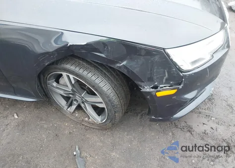 2018 Audi A4 2.0T Premium z USA, uszkodzony, nr VIN WAUENAF43JN008005